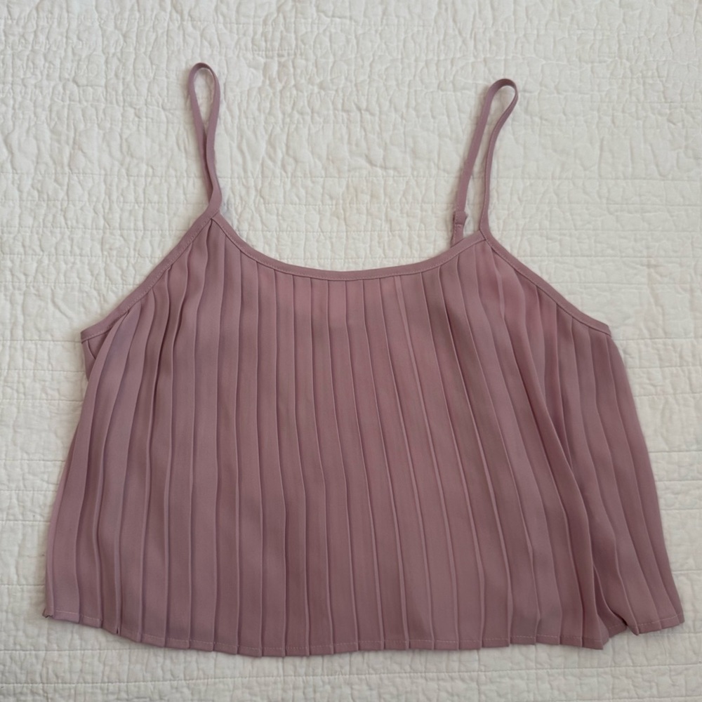 Light purple pleated crop tank top